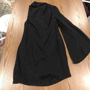 Elliatt One Sleeved Dress